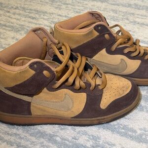 Men's Brown/Tan Nike SB Dunk High Sneakers